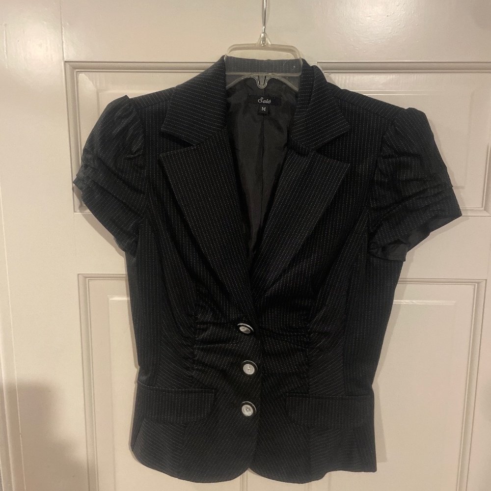 Sort sleeve blazer